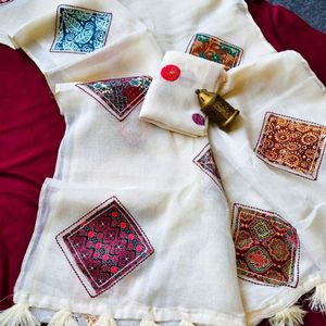 Sari de lino puro de diseñador con patchwork único, borlas y blusa bordada, precio al por mayor de Royal Export - Product Image 6