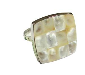 Handmade MOP Napkin Holders For Wedding Dinner <b>Festive</b> <b>Top</b> Demanded Napkin Ring Crystal Sea Shell Napkin Accessory For Tableware - Product Image 5