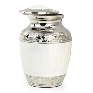 โกศบรรจุอัฐิทองเหลืองแท้เคลือบสีบรอนซ์สุดพิเศษสำหรับผู้ใหญ่ พร้อมลายใบไม้สลัก - Product Image 5