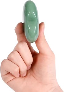 Pierre de jade polie en forme de cœur, pierre précieuse naturelle verte pour la décoration sur le thème de l'amour - Product Image 4