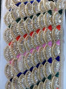 ผ้าลูกไม้ปักเลื่อมหลากสีสำหรับตกแต่งขอบชุดส่าหรีและผ้าคลุมไหล่ - Product Image 3