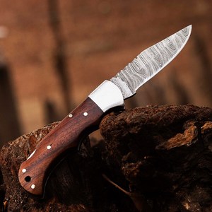Hand Forged Damacsus Steel Folder Knife Rosewood Handle Razor Sharp Outdoor Folding Pocket Knife OEM Wholesale Best Quality ODM - Product Image 3
