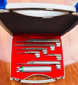 Ensembles de laryngoscopes ORL à fibres optiques manuels Macintosh pour la chirurgie générale, certifiés Mahersi-CE, ensemble d'instruments de classe II, garantie 3 ans - Product Image 1