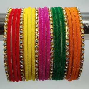 Ensemble de bracelets en velours ornés de pierres rouges et de cristaux pour femmes - Product Image 1