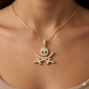 Colgante de Plata 925 con Baño de Rodio, Diseño Personalizado Vintage de Calavera Pirata Rover con Espadas y Moissanita, para Fiesta, Estilo Hip Hop - Product Image 2