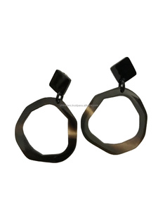 100% ต่างหูฮอร์นขัดเงาธรรมชาติต่างหูฮอร์น100% แท้มาใหม่ต่างหูเขาควายราคาขายส่ง - Product Image 3