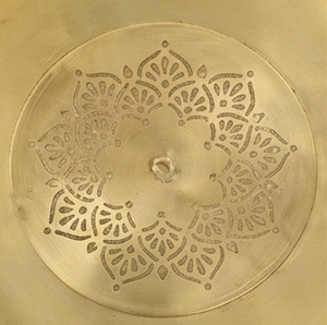 Boîte à épices ronde en laiton de qualité supérieure avec 6 compartiments et couvercle gravé pour le rangement en cuisine - Product Image 2