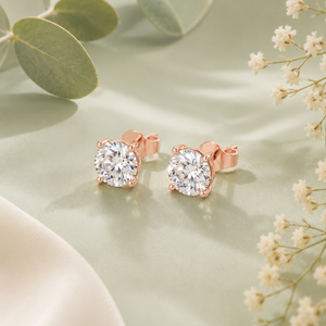 Boucles d'oreilles solitaires en or 10 carats à quatre griffes, diamant de laboratoire de 7,3 mm, certifié IGI, couleur D, design personnalisé, luxe premium - Product Image 1