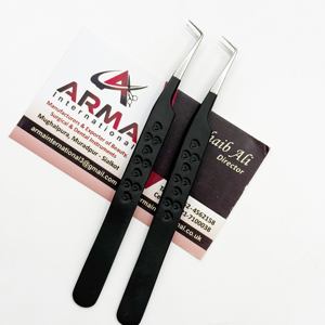 Cuchillo de Acero Inoxidable con Recubrimiento Negro Mate, Mango con Diseño de Corazón a 90 Grados, Punta Plateada Sostenible, Antimagnético - Product Image 4