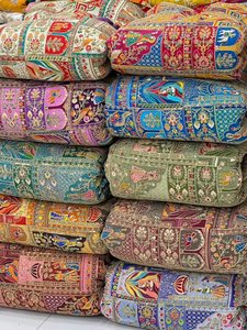 ผ้าพิมพ์ลายพรีเมียม ผ้าฝ้ายปักลายดอกไม้เนื้อวอยล์ นุ่ม เบา ใช้สำหรับตัดเย็บเสื้อผ้า - Product Image 5