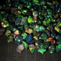 Opale noire éthiopienne brute AAAAA, 9-14MM, opale de feu Welo naturelle, pierre précieuse brute, opale de feu noire éclatante en gros pour la joaillerie