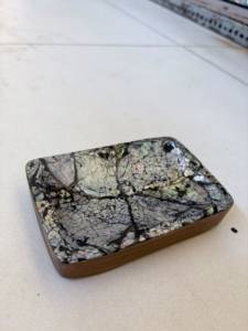 Meilleures ventes en Indonésie, porte-savon rectangulaire écologique antidérapant avec incrustation de coquillages, motif mosaïque noir, blanc et gris - Product Image 3