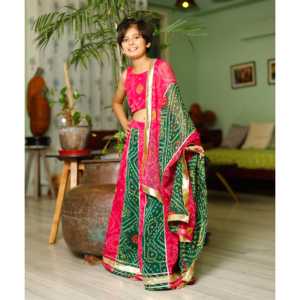 Ensemble Lehanga Choli pour enfants multicolores Bandhej pour les occasions de mariage - Product Image 4