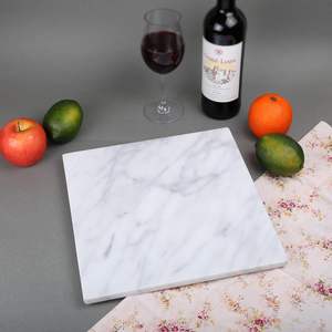 เขียงหินอ่อนสีขาวธรรมชาติทรงสี่เหลี่ยมสำหรับชีสและขนมอบ ดีไซน์หรูหราสำหรับเสิร์ฟและเตรียมอาหาร - Product Image 6