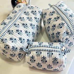 Classic Cotton Cosmetic Bag Set With Floral Pattern Zipper Closure Multi-Function Travel Toiletry Pouches - Product Image 5