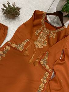 Conjunto Elegante de Salwar Kameez con Bordado Naranja, Túnica de Manga Larga, Pantalones Palazzo y Chal para Boda, Diwali, Traje Pakistaní e Indio - Product Image 3