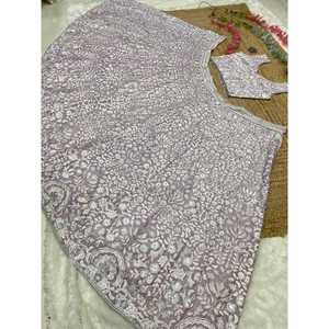 Magnifique Lehenga Choli traditionnel chinois pour les fêtes avec des broderies - Product Image 1