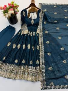 Robe Anarkali en soie pour femme Shreeji Fashion, couleur violette, broderie de paon, longue robe avec dupatta, tenue ethnique indienne et pakistanaise pour mariage - Product Image 3
