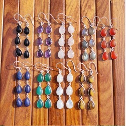 Boucles d'oreilles créoles en pierres précieuses de haute qualité, légères, couleur or, pour usage quotidien, disponibles au prix de gros - Product Image 3