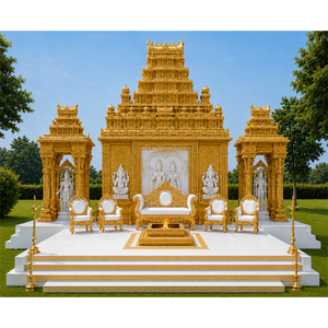 Magnífico Mandapam de Fibra Estilo Gopuram Dorado para Bodas Dravidianas, Elegante Decoración de Escenario para Bodas del Sur de la India - Product Image 1