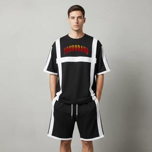 Camiseta de algodón con logotipo personalizado y pantalones cortos de poliéster de dos tonos, conjunto de verano de 2 piezas para hombre, conjunto de pantalones cortos casuales de estilo urbano. - Product Image 4