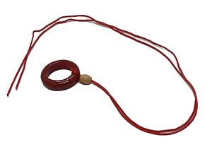 Collar con Colgante de Anillo Circular de Cornalina Roja – Amuleto de Anillo Circular de Calcedonia Roja Oscura Natural con Cordón Rojo Ajustable y Latón - Product Image 6