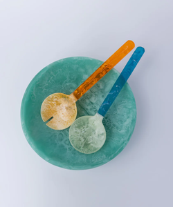 Cuillères à salade en résine écologiques faites à la main, motif marbré Aqua Swirl, finition miroir, manche long, élégantes, pour les fêtes - Product Image 4
