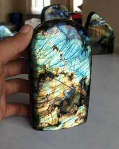 หินลาบราดอไรต์ธรรมชาติทรงอิสระ แสงแฟลชสวยงาม สำหรับตกแต่ง ขายส่งจากโรงงาน - Product Image 2