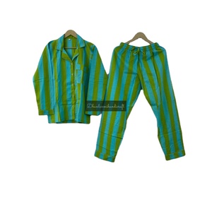 Pijama de punto a rayas de algodón unisex al por mayor, pijama de verano romántico de lujo para mujer, conjunto de pantalón de 2 piezas transpirable - Product Image 1