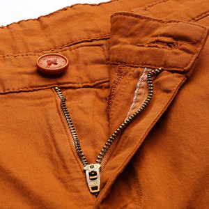 Pantalones Cargo Modernos para Hombre con Diseño de Bolsillos Utilitarios, Tela de Sarga Resistente y Estilo Casual Urbano para Uso Diario - Product Image 3