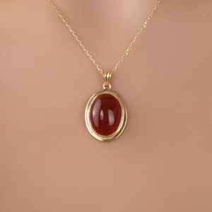 Collar Infantil con Gema Ovalada de Cornalina, Plata de Ley 925, Chapado en Oro de 14K, Colgante Natural Curativo, Joyería Elegante - Product Image 1