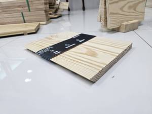 Planche à découper carrée en bois personnalisable - Fabrication OEM pour hôtels et appartements - Product Image 5
