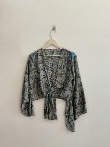 เสื้อครอปท็อปผ้าไหมขายส่งแบบคละลาย เสื้อผูกเอวสไตล์ฮิปปี้สำหรับผู้หญิง - Product Image 2