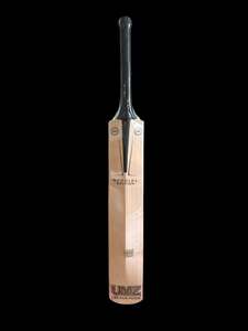 Bate de Críquet MB Malik UMZ Edición Especial 7 Estrellas Willow, Duradero y Ligero, con Funda Protectora de Burbujas y Lámina Antideslizante de Agarre Adicional - Product Image 3