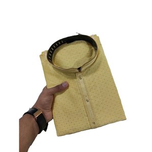 ชุดนอน Kurta สำหรับผู้ชายสีเหลืองผ้าทอและด้ายแจ็คการ์ดดีไซน์เนอร์สำหรับผู้ชาย - Product Image 1