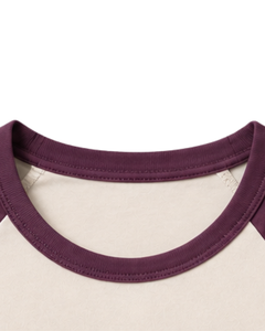 T-shirt Raglan Personnalisé Beige Ivoire et Violet Prune pour Femme – Col Rond Décontracté, Manches Courtes, Mélange de Coton Doux, Tendance Estivale - Product Image 6