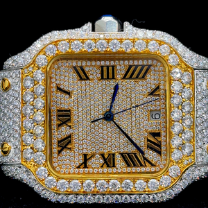 Reloj único de lujo con esfera romana, oro amarillo de dos tonos, diamantes de moissanita incrustados, movimiento automático, calidad premium. - Product Image 3