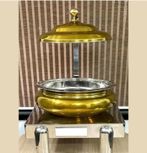 Élégante et somptueuse, cette collection de trois plats à réchaud en argent et en or aux textures magnifiques, disponible au prix de gros. - Product Image 5