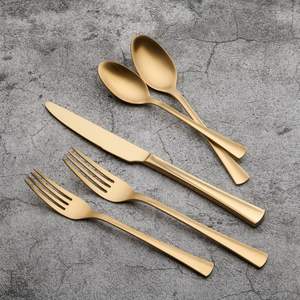 Service de couverts inspiré des célébrations de la dynastie impériale, conçu pour les grandes tables, les réceptions prestigieuses et les occasions formelles. - Product Image 3