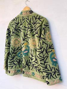 Elegante Chaqueta Suzani de Terciopelo Verde con Bordado Floral y Patrón de Pavo Real, Manga Larga, Estilo Bohemio, Ropa de Abrigo de Invierno para Mujer - Product Image 6