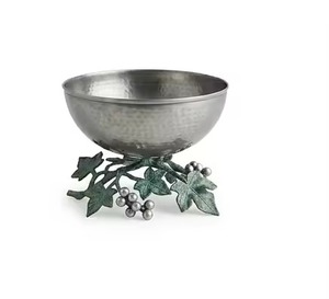 Cuenco de metal hecho a mano con soporte de hojas de hiedra, plato decorativo vintage sin recubrimiento para exhibir alimentos - Product Image 1