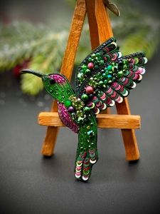 Broche florale brodée de perles avec cristaux étincelants, cadeau fait main, broche perlée brodée à la main de qualité supérieure pour Saree B - Product Image 3