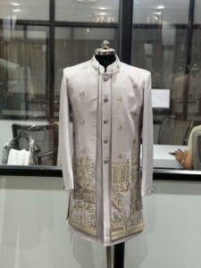 Sherwani Lila Premium para Hombre, Bordado Floral de Alta Calidad, Estilo Étnico para Bodas y Fiestas, Personalizable - Product Image 3
