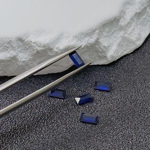 Espinela Azul Intensa Rectangular Facetada, Gema Suelta de Talla Esmeralda Pequeña, Espinela Azul para Joyería al por Mayor - Product Image 4