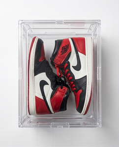Boîte de présentation de chaussures en acrylique transparent moderne et élégante, personnalisable, facile à assembler pour une utilisation sur comptoir - Product Image 1
