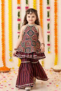 ชุดคุรตะและชาราร่าผ้าฝ้ายสำหรับเด็กผู้หญิง แขนกุด แต่งลูกไม้ลายดอกไม้ สีเบอร์กันดี สำหรับงานปาร์ตี้/งานแต่งงาน ทุกฤดูกาล - Product Image 1