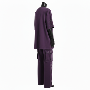 Camiseta morada de jersey de algodón premium de 220 GSM para mujer y pantalón cargo de sarga de 300 GSM con logotipo de transferencia térmica de diamantes de imitación. Conjuntos para mujer. - Product Image 5