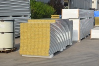 Panel Sandwich Dinding Atap Berinsulasi Wol Mineral Ukuran Khusus