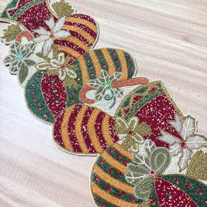 Handmade Embroidered Fabric Customized Luxury Eco-Friendly Durable Lightweigh Table <b>Runner</b> <b>Green</b> Leaf Design Decorative Mat - Product Image 3
