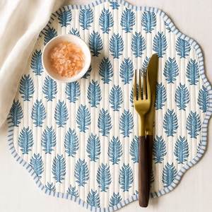 Set de table matelassé léger en coton vert clair à imprimé léopard, réversible, moderne, personnalisable, lavable en machine, ovale/rond/carré - Product Image 1